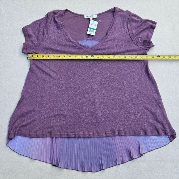 Penelope Rose Purple Garnet Pleated Ombre Back V-neck Short Sleeve Top - Picture 6 of 12